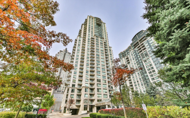 21 Hillcrest Condos