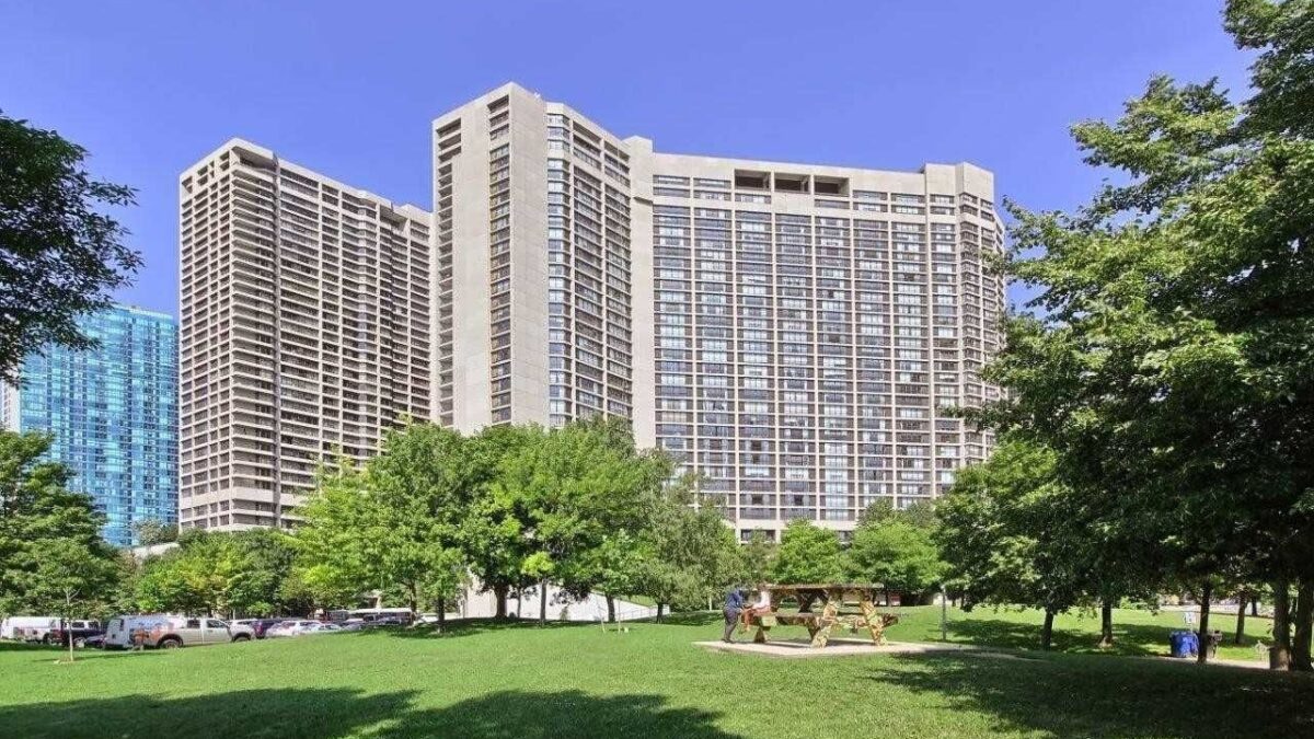 33 Harbour Square — 33 Harbour Square, Toronto, ON M5J 2G2