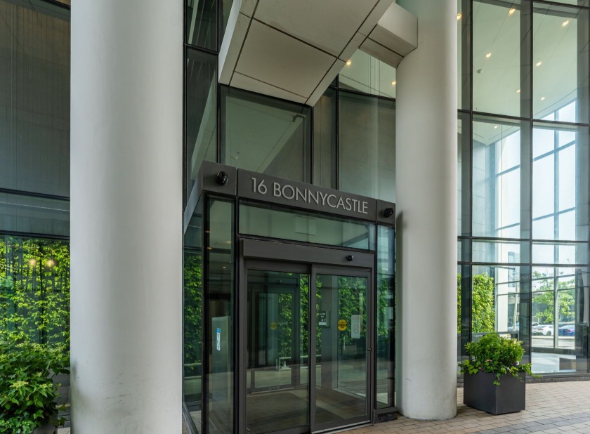 Monde Condominiums
